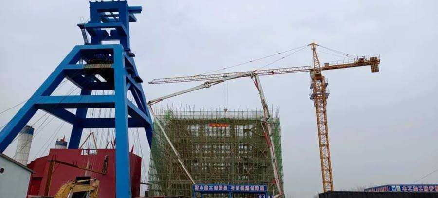 陽(yáng)城技改項(xiàng)目副提升機(jī)房工程封頂大吉